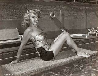 Shelley Winters feet photo 6