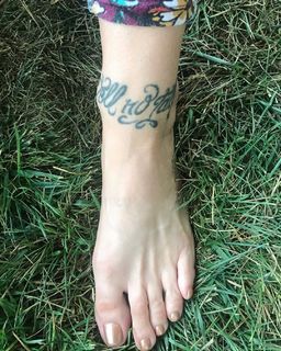 Shelly Martinez feet photo 5
