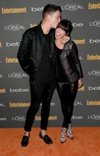 Shenae Grimes-Beech feet photo thumbnail