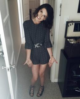 Shenae Grimes-Beech feet photo thumbnail