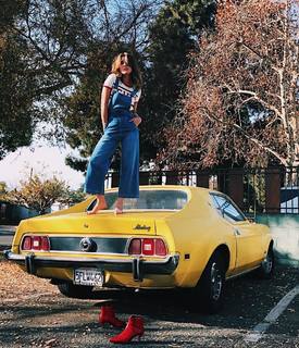 Shenae Grimes-Beech feet photo thumbnail