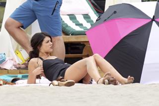 Shenae Grimes-Beech feet photo thumbnail