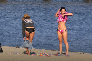 Shenae Grimes-Beech feet photo thumbnail