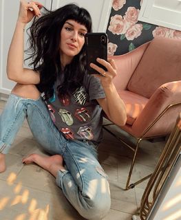 Shenae Grimes-Beech feet photo thumbnail
