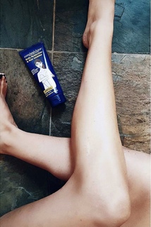 Shenae Grimes-Beech feet photo thumbnail