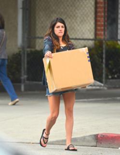 Shenae Grimes-Beech feet photo thumbnail
