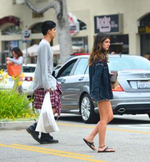 Shenae Grimes-Beech feet photo thumbnail