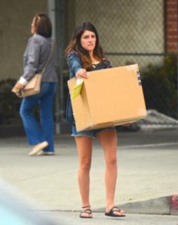 Shenae Grimes-Beech feet photo thumbnail