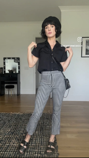 Shenae Grimes-Beech feet photo thumbnail