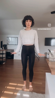 Shenae Grimes-Beech feet photo thumbnail