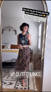 Shenae Grimes-Beech feet photo thumbnail