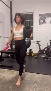 Shenae Grimes-Beech feet photo thumbnail