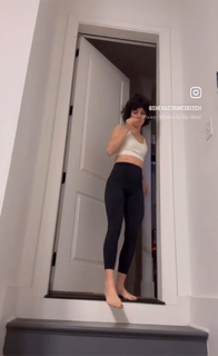 Shenae Grimes-Beech feet photo thumbnail