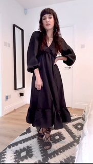 Shenae Grimes-Beech feet photo thumbnail