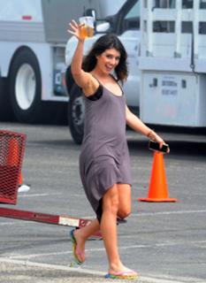 Shenae Grimes-Beech feet photo thumbnail