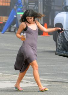 Shenae Grimes-Beech feet photo thumbnail