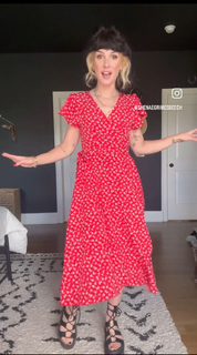 Shenae Grimes-Beech feet photo thumbnail