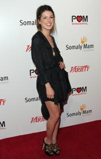 Shenae Grimes-Beech feet photo thumbnail