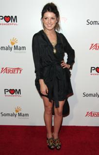 Shenae Grimes-Beech feet photo thumbnail