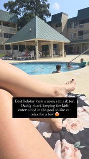 Shenae Grimes-Beech feet photo thumbnail