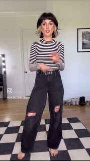 Shenae Grimes-Beech feet photo thumbnail