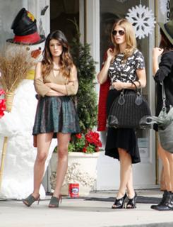 Shenae Grimes-Beech feet photo thumbnail