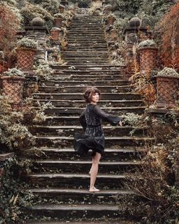 Shenae Grimes-Beech feet photo thumbnail