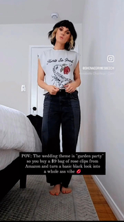 Shenae Grimes-Beech feet photo thumbnail