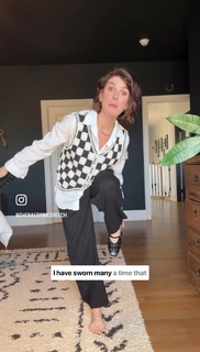 Shenae Grimes-Beech feet photo thumbnail
