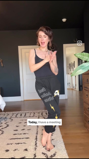 Shenae Grimes-Beech feet photo thumbnail