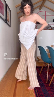 Shenae Grimes-Beech feet photo thumbnail