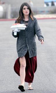 Shenae Grimes-Beech feet photo thumbnail