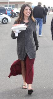 Shenae Grimes-Beech feet photo thumbnail