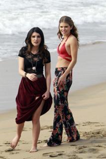 Shenae Grimes-Beech feet photo thumbnail