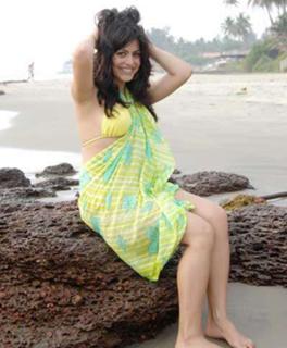Shenaz Treasury feet photo 8