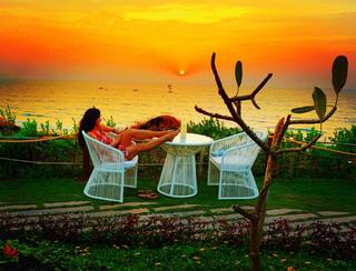 Shenaz Treasury feet photo 1