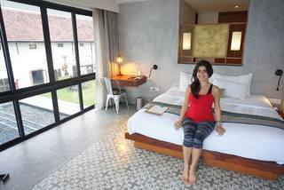 Shenaz Treasury feet photo 18