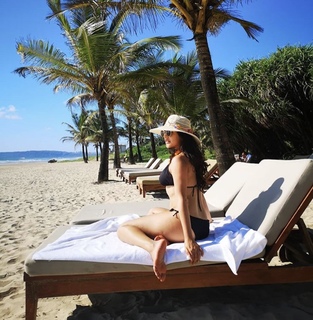 Shenaz Treasury feet photo 4