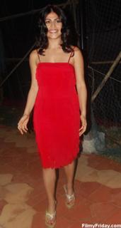 Shenaz Treasury feet photo 9