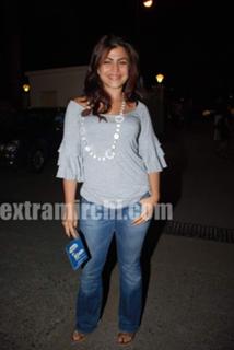 Shenaz Treasury feet photo 8
