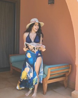 Shenaz Treasury feet photo 11