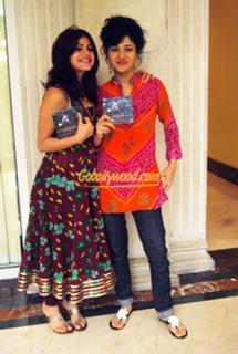 Shenaz Treasury feet photo 3