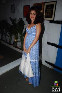 Shenaz Treasury feet photo 18