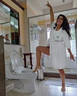 Shenaz Treasury feet photo 11
