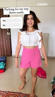 Shenaz Treasury feet photo 15