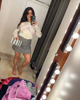 Shenaz Treasury feet photo 10