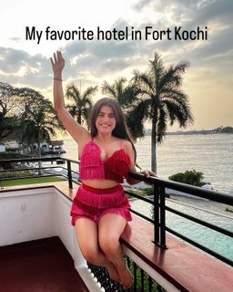 Shenaz Treasury feet photo 3