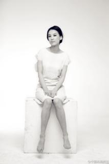 Shengyi Huang feet photo 12