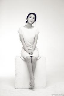 Shengyi Huang feet photo 10