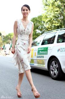 Shengyi Huang feet photo 4